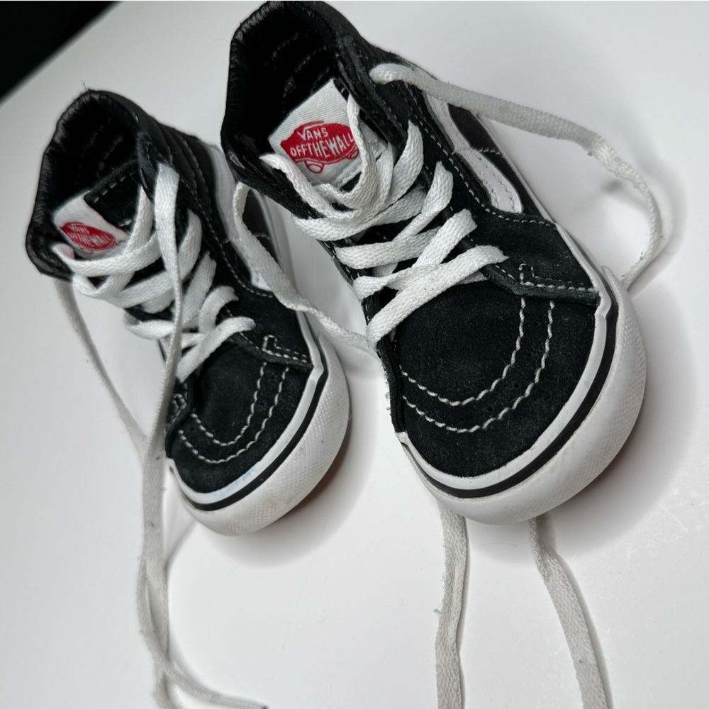 2 pairs of Vans! Size 6 Kids Black and White High-Top and classic Sneakers